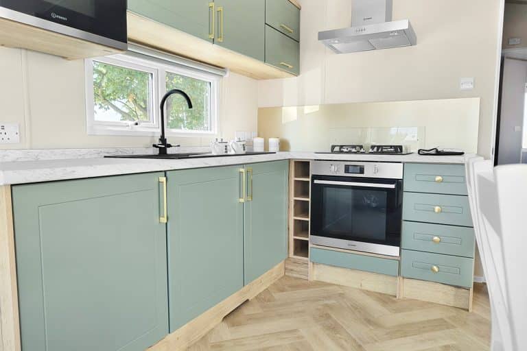 kitchen-atlas-heritage-2022-2-bed-new-kingfisher-caravan-park-2025